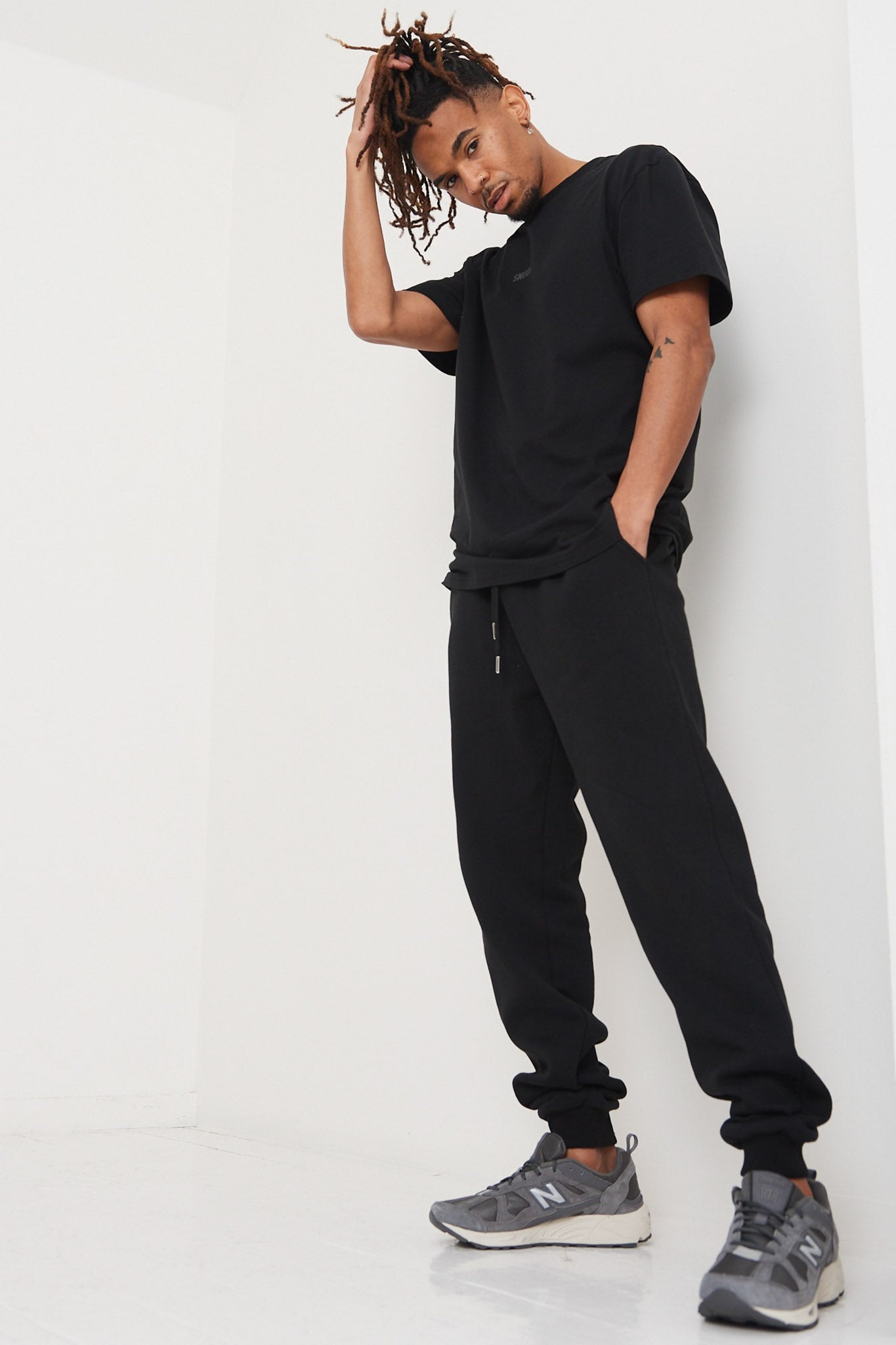 CORE T-SHIRT - BLACK
